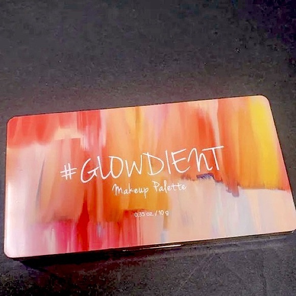 #GLOWDIENT makeup palette - Picture 4 of 15